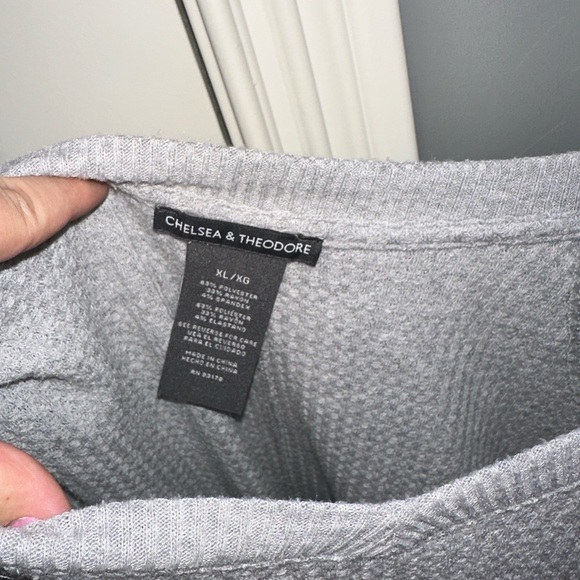 Sweater - Picture 3 of 3